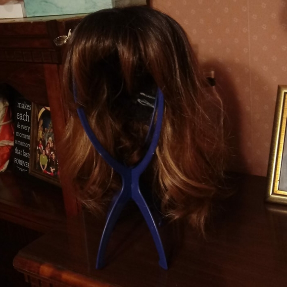 Accessories - A bob black and brown wig